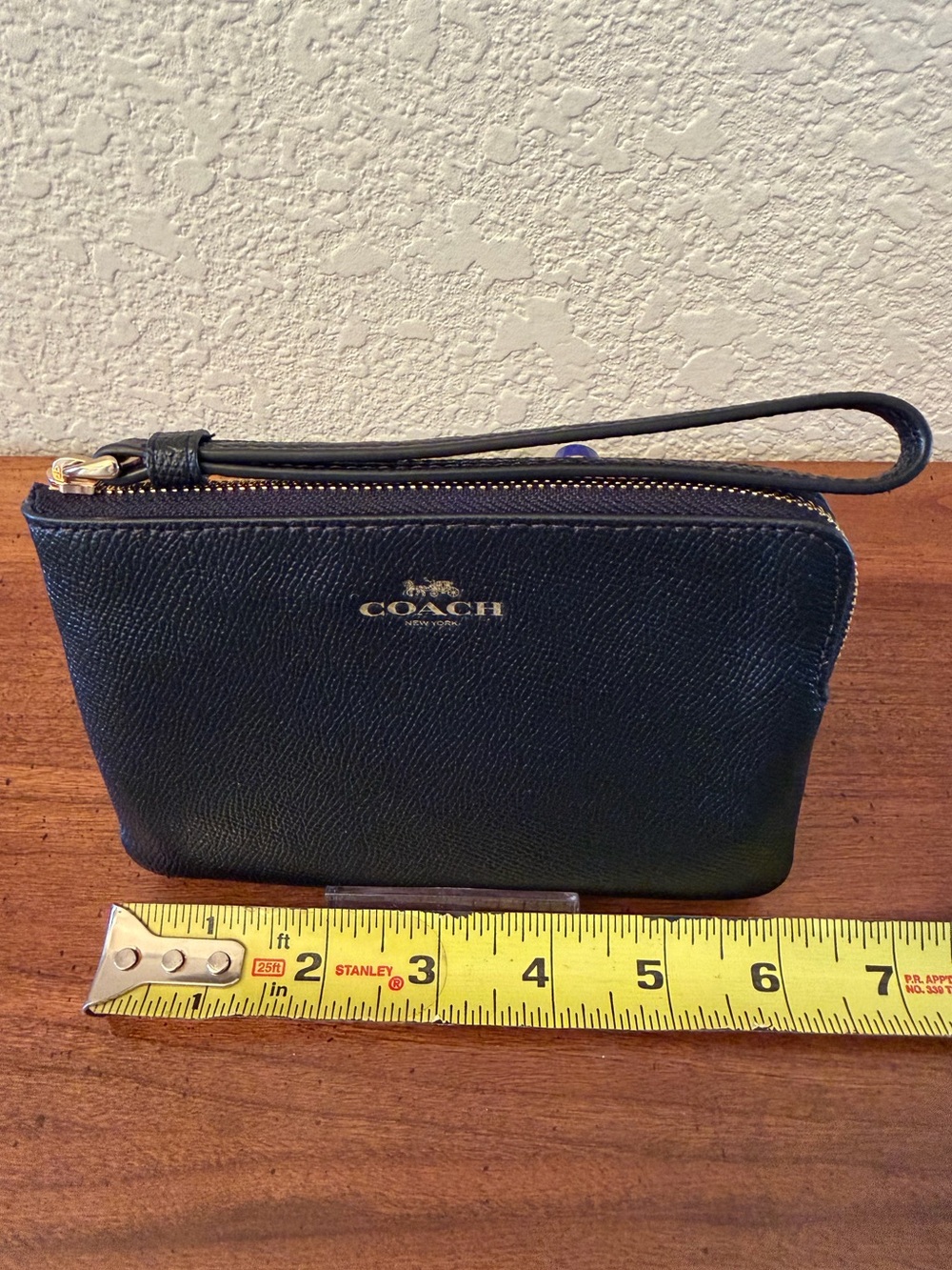 Coach Corner Zip Wristlet Black Crossgrain Leather with Gold Hardware, NWT, $88 - Picture 11 of 14